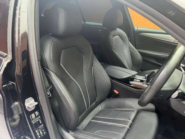 ＢＭＷ ５２３ｄ xDriveツーリング Mスピリット 千葉県 2020(令2)年 2万km サファイアブラックP ハイラインＰＫＧ　/アドバンスＰＫＧ　/黒革　/ＡＣＣ　/ナビ　/ＴＶ　/Ｂｌｕｅｔｏｏｔｈ接続　/３６０°パーキングアシストプラス　/アンビエントライト　/シートヒーター　/電動リアゲート　/衝突軽減Ｂ　/ＢＳＭ　/ＬＫＡ