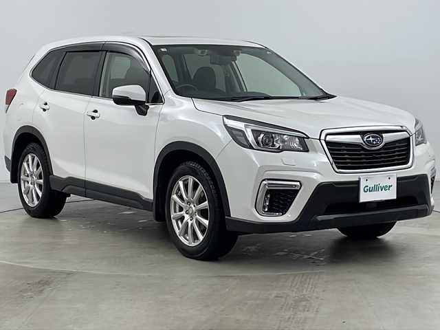スバル フォレスター プレミアム 道央・札幌 2018(平30)年 8.6万km サテンホワイトパール ・4WD/・サンルーフ/・純正SDナビ&BT&SD&CD&DVD&AUX&ipod&USB&フルセグ/・DIATONE SOUND/・ブラインドスポットモニター/・衝突軽減ブレーキ/・レーダークルーズコントロール/・車線逸脱警報/・レーンキープアシスト/・パワーバックドア/・デジタルインナーミラー/・フロントカメラ/・サイドカメラ/・バックカメラ/・ハンドルヒーター/・パドルシフト/・革巻きステアリング/・ステアリングスイッチ/・ハーフレザーシート/・パワーシート/・シートヒーター/・純正ドライブレコーダー/・ビルトインETC/・純正AW付サマータイヤ積込/・ヘッドライトレベライザー/・オートライト/・LEDヘッドライト/・LEDフォグ/・X MODE/・SI MODE/・スマートキー/・スペアキー/・プッシュスタート/・アイドリングストップ/・横滑り防止