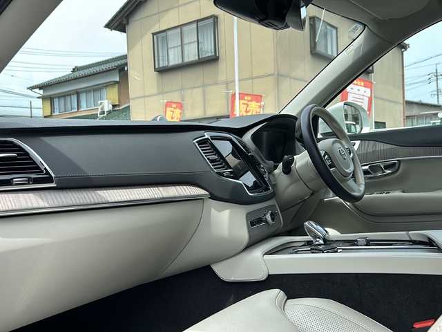 ボルボ ＸＣ９０ B6 AWD インスクリプション 岐阜県 2021(令3)年 2.2万km シルバー フルセグテレビ/バックカメラ/フロントカメラ/サイドカメラ/360度ビューカメラ/ルーフレール/自動駐車/オーディオBowers&Wilkins/ETC/純正ナビ/プッシュスタート/サンルーフ/Bluetooth/Apple carplay/Android Auto/ステアリングヒーター/シートヒーター前後/エアシート前/衝突回避/クルーズコントロール/BLIS/車間警告/自動発車/ドライブモード選択/アクティブ・ベンティング・ライト/純正ドラレコ