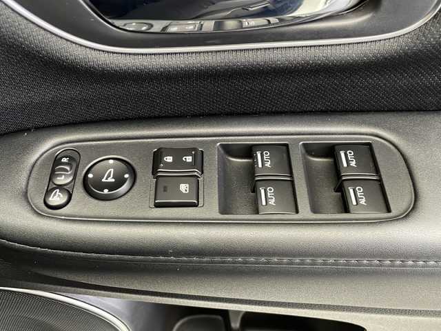 ホンダ ヴェゼル ハイブリッド Z ホンダセンシング 長野県 2020(令2)年 5万km プラチナホワイトパール 4WD/純正インターナビ&ワンセグTV&CD&USB&BT/ホンダセンシング/アダプティブクルーズコントロール/レーンキープアシスト/車線逸脱警報/衝突軽減ブレーキ/先行車発進告知/標識認識表示/ハーフレザーシート/前席シートヒーター/ステアリングスイッチ/パドルシフト/バックカメラ/ビルトインETC/LEDヘッドライト/オートライト/フロントフォグランプ/電動格納ミラー/ウィンカーミラー/ドアミラーヒーター/電動ホールド/ブレーキホールド/純正17インチAW装着/純正フロアマット/プッシュスタート/スマートキー