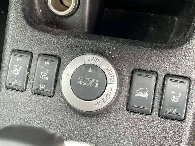 日産 エクストレイル 20St 道央・札幌 2009(平21)年 9.7万km バーニングレッド ・４WD/・社外ナビ/　CD＆AM＆FM＆TV/・ダウンヒルアシスト/・シートヒーター/・電動格納ミラー/・ドライブレコーダー/・夏タイヤ積込/・ETC/・クルーズコントロール/・純正フロアマット/・ドアバイザー/・フォグライト/・社外エンジンスターター/・ルーフレール
