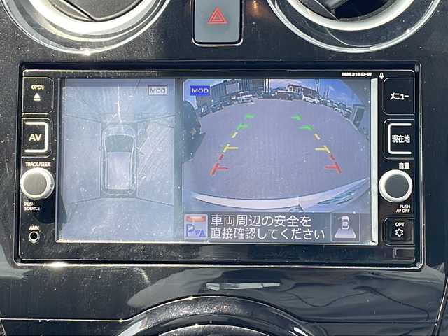 日産 ノート e－パワー X 三重県 2016(平28)年 5.9万km ブリリアントシルバー 純正ナビ/全周囲カメラ/純正デジタルインナーミラー/純正ドライブレコーダー/社外ETC/衝突軽減ブレーキ/車線抑制/ステアリングリモコン/前後コーナーセンサー/電動格納ミラー/LEDヘッドライト/オートライト/社外アルミホイール/禁煙車