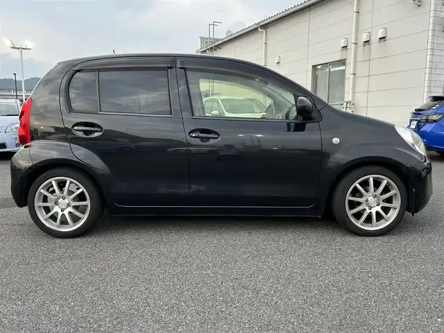 トヨタ パッソ X クツロギ 広島県 2012(平24)年 13.5万km ブラックマイカメタリック 社外メモリナビ/ 「CD/DVD/フルセグTV」/ＥＴＣ/ＬＥＤヘッドライト/スマートキ－/スペアキー/電格ミラー/ヘッドライトレベライザー/盗難防止装置/取扱説明書