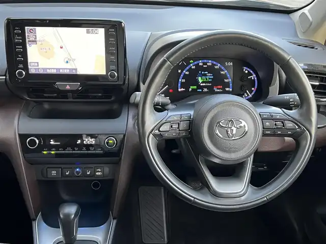 トヨタ ヤリスクロス ハイブリッド Z 山口県 2022(令4)年 3.5万km ブラックマイカ 純正ナビ＆フルセグTV/　＆全方位モニター/純正フロアマット/純正LEDヘッドライト/純正18インチアルミ/運転席パワーシート/フロントシートヒーター/ステアリングヒーター/オートライト/オートハイビーム/クルーズコントロール/ビルトインETC