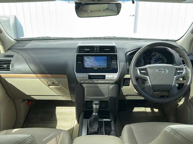 トヨタ ランドクルーザー プラド TX Lパッケージ 三重県 2018(平30)年 6万km ホワイトパールクリスタルシャイン 社外ナビ /サンルーフ /バックカメラ /ETC2.0 /前後コーナーセンサー /本革シート /前席パワーシート /前席シートエアコン /クルーズコントロール /衝突軽減ブレーキ/LEDヘッドライト /オートハイビーム /オートライト/革巻きステアリング /ステアリングスイッチ/電動格納ミラー/禁煙車