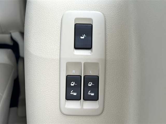 トヨタ ランドクルーザー プラド TX Lパッケージ 三重県 2018(平30)年 6万km ホワイトパールクリスタルシャイン 社外ナビ /サンルーフ /バックカメラ /ETC2.0 /前後コーナーセンサー /本革シート /前席パワーシート /前席シートエアコン /クルーズコントロール /衝突軽減ブレーキ/LEDヘッドライト /オートハイビーム /オートライト/革巻きステアリング /ステアリングスイッチ/電動格納ミラー/禁煙車