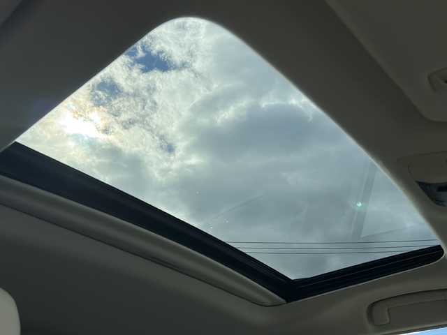 トヨタ ランドクルーザー プラド TX Lパッケージ 三重県 2018(平30)年 6万km ホワイトパールクリスタルシャイン 社外ナビ /サンルーフ /バックカメラ /ETC2.0 /前後コーナーセンサー /本革シート /前席パワーシート /前席シートエアコン /クルーズコントロール /衝突軽減ブレーキ/LEDヘッドライト /オートハイビーム /オートライト/革巻きステアリング /ステアリングスイッチ/電動格納ミラー/禁煙車