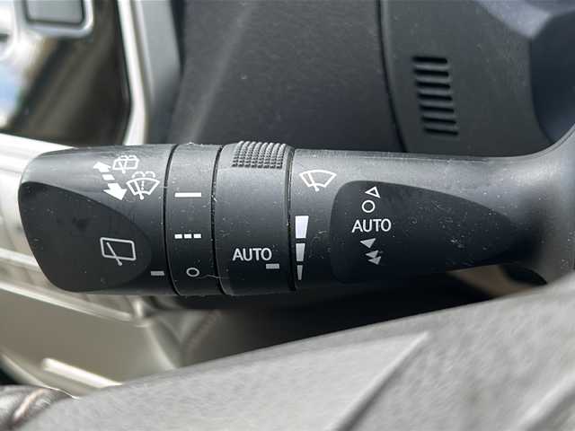 トヨタ ランドクルーザー プラド TX Lパッケージ 三重県 2018(平30)年 6万km ホワイトパールクリスタルシャイン 社外ナビ /サンルーフ /バックカメラ /ETC2.0 /前後コーナーセンサー /本革シート /前席パワーシート /前席シートエアコン /クルーズコントロール /衝突軽減ブレーキ/LEDヘッドライト /オートハイビーム /オートライト/革巻きステアリング /ステアリングスイッチ/電動格納ミラー/禁煙車