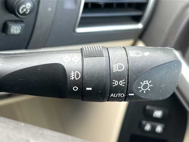 トヨタ ランドクルーザー プラド TX Lパッケージ 三重県 2018(平30)年 6万km ホワイトパールクリスタルシャイン 社外ナビ /サンルーフ /バックカメラ /ETC2.0 /前後コーナーセンサー /本革シート /前席パワーシート /前席シートエアコン /クルーズコントロール /衝突軽減ブレーキ/LEDヘッドライト /オートハイビーム /オートライト/革巻きステアリング /ステアリングスイッチ/電動格納ミラー/禁煙車