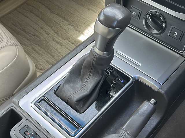 トヨタ ランドクルーザー プラド TX Lパッケージ 三重県 2018(平30)年 6万km ホワイトパールクリスタルシャイン 社外ナビ /サンルーフ /バックカメラ /ETC2.0 /前後コーナーセンサー /本革シート /前席パワーシート /前席シートエアコン /クルーズコントロール /衝突軽減ブレーキ/LEDヘッドライト /オートハイビーム /オートライト/革巻きステアリング /ステアリングスイッチ/電動格納ミラー/禁煙車