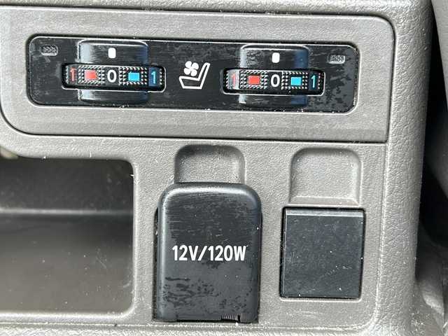 トヨタ ランドクルーザー プラド TX Lパッケージ 三重県 2018(平30)年 6万km ホワイトパールクリスタルシャイン 社外ナビ /サンルーフ /バックカメラ /ETC2.0 /前後コーナーセンサー /本革シート /前席パワーシート /前席シートエアコン /クルーズコントロール /衝突軽減ブレーキ/LEDヘッドライト /オートハイビーム /オートライト/革巻きステアリング /ステアリングスイッチ/電動格納ミラー/禁煙車