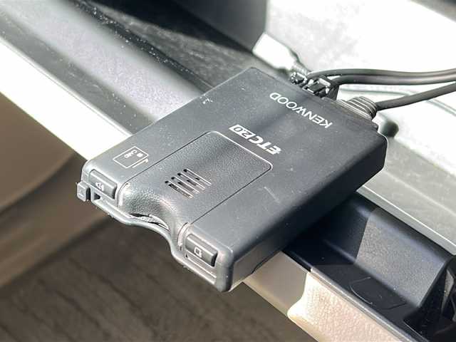 トヨタ ランドクルーザー プラド TX Lパッケージ 三重県 2018(平30)年 6万km ホワイトパールクリスタルシャイン 社外ナビ /サンルーフ /バックカメラ /ETC2.0 /前後コーナーセンサー /本革シート /前席パワーシート /前席シートエアコン /クルーズコントロール /衝突軽減ブレーキ/LEDヘッドライト /オートハイビーム /オートライト/革巻きステアリング /ステアリングスイッチ/電動格納ミラー/禁煙車