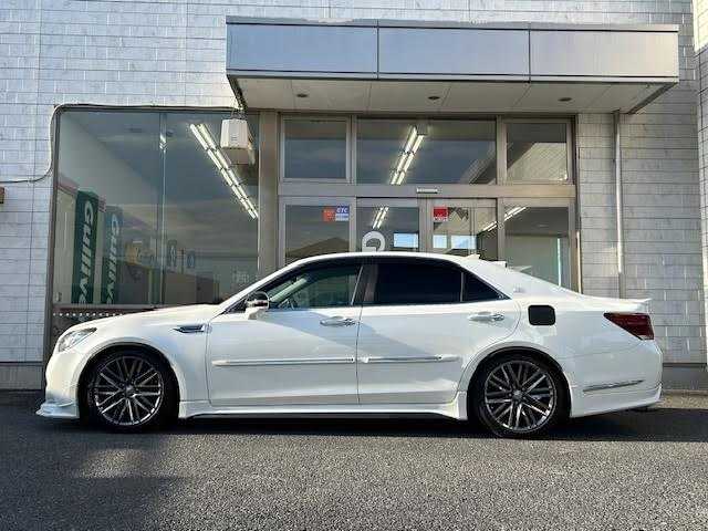 トヨタ クラウン アスリート S 埼玉県 2015(平27)年 8.2万km ホワイトパールクリスタルシャイン シートヒーター/エアシート/バックカメラ/デジタルインナーミラー/パワーシート/クルーズコントロール/Bluetooth/MT付AT/社外フルエアロ/純正アルミホイール/ドライブレコーダー/LEDヘッドライト/エスペリアダウンサス