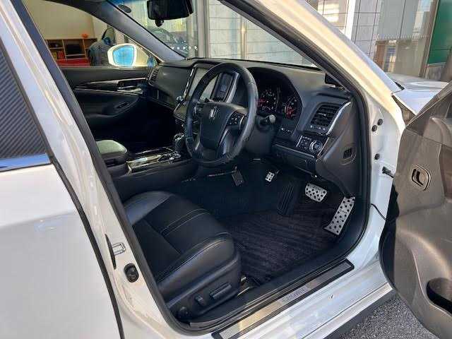 トヨタ クラウン アスリート S 埼玉県 2015(平27)年 8.2万km ホワイトパールクリスタルシャイン シートヒーター/エアシート/バックカメラ/デジタルインナーミラー/パワーシート/クルーズコントロール/Bluetooth/MT付AT/社外フルエアロ/純正アルミホイール/ドライブレコーダー/LEDヘッドライト/エスペリアダウンサス