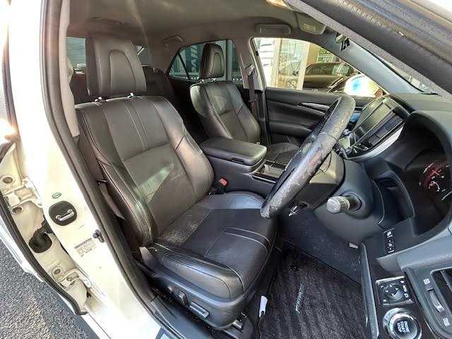 トヨタ クラウン アスリート S 埼玉県 2015(平27)年 8.2万km ホワイトパールクリスタルシャイン シートヒーター/エアシート/バックカメラ/デジタルインナーミラー/パワーシート/クルーズコントロール/Bluetooth/MT付AT/社外フルエアロ/純正アルミホイール/ドライブレコーダー/LEDヘッドライト/エスペリアダウンサス