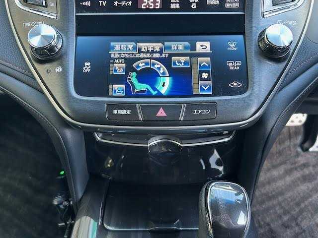 トヨタ クラウン アスリート S 埼玉県 2015(平27)年 8.2万km ホワイトパールクリスタルシャイン シートヒーター/エアシート/バックカメラ/デジタルインナーミラー/パワーシート/クルーズコントロール/Bluetooth/MT付AT/社外フルエアロ/純正アルミホイール/ドライブレコーダー/LEDヘッドライト/エスペリアダウンサス