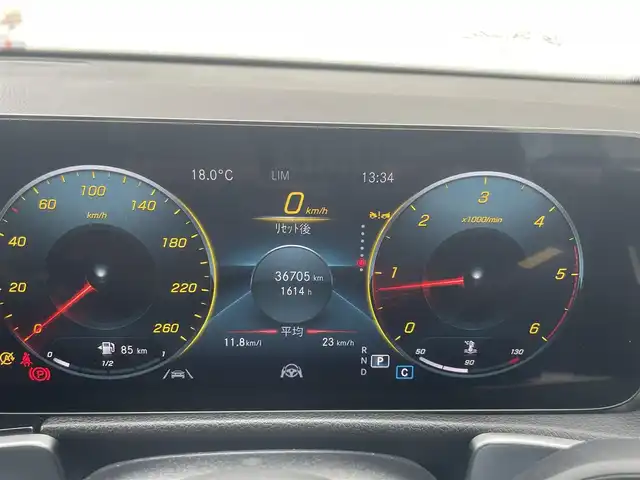 メルセデス・ベンツ Ｍ・ベンツ ＧＬＢ２００ｄ 4マチック 東京都 2022(令4)年 3.7万km コスモスブラック ナビゲーションパッケージ/MBUX/レーダーセーフティパッケージ/ACC/BSA/LKA/Aブレーキアシスト/360°カメラ/LEDオートライト/Wチャージ/パドルシフト/パワーバックドア/フットオープナー/前席メモリ付パワーシート/前席シートヒーター/64色アンビエントライト/ダイナミックセレクト/純正前後ドライブレコーダー/ETC2.0/キーレスゴー/SOFIX