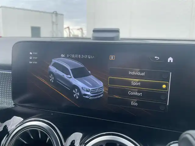 メルセデス・ベンツ Ｍ・ベンツ ＧＬＢ２００ｄ 4マチック 東京都 2022(令4)年 3.7万km コスモスブラック ナビゲーションパッケージ/MBUX/レーダーセーフティパッケージ/ACC/BSA/LKA/Aブレーキアシスト/360°カメラ/LEDオートライト/Wチャージ/パドルシフト/パワーバックドア/フットオープナー/前席メモリ付パワーシート/前席シートヒーター/64色アンビエントライト/ダイナミックセレクト/純正前後ドライブレコーダー/ETC2.0/キーレスゴー/SOFIX