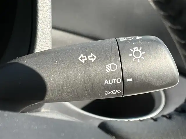 トヨタ ヴォクシー ハイブリッド S－Z 大分県 2022(令4)年 2.6万km ブラック ・純正ナビ(BT/USB/Miracast/HDMI)/・バックカメラ/・フルセグテレビ/・トヨタセーフティセンス/・両側パワースライドドア/・純正フリップダウンモニター/・AC100V/・シートヒーター/・ドライブレコーダー/・ETC 2.0/・オートハイビーム/・コーナーセンサー