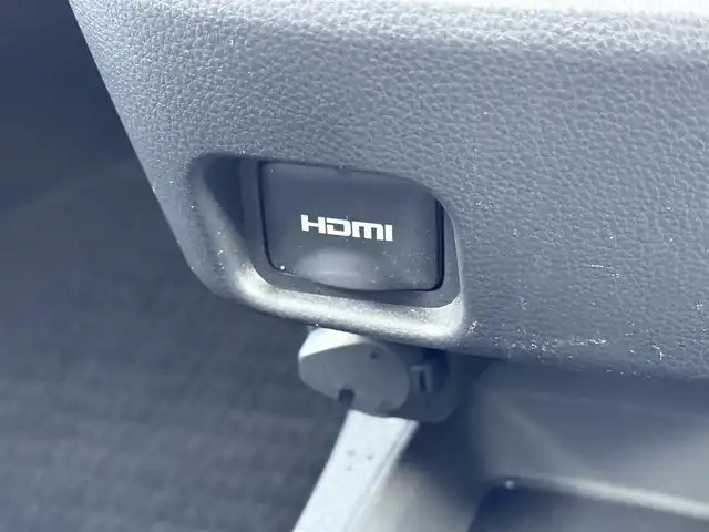 トヨタ ヴォクシー ハイブリッド S－Z 大分県 2022(令4)年 2.6万km ブラック ・純正ナビ(BT/USB/Miracast/HDMI)/・バックカメラ/・フルセグテレビ/・トヨタセーフティセンス/・両側パワースライドドア/・純正フリップダウンモニター/・AC100V/・シートヒーター/・ドライブレコーダー/・ETC 2.0/・オートハイビーム/・コーナーセンサー