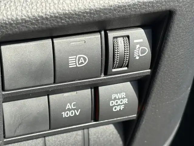 トヨタ ヴォクシー ハイブリッド S－Z 大分県 2022(令4)年 2.6万km ブラック ・純正ナビ(BT/USB/Miracast/HDMI)/・バックカメラ/・フルセグテレビ/・トヨタセーフティセンス/・両側パワースライドドア/・純正フリップダウンモニター/・AC100V/・シートヒーター/・ドライブレコーダー/・ETC 2.0/・オートハイビーム/・コーナーセンサー