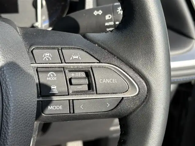 トヨタ ヴォクシー ハイブリッド S－Z 大分県 2022(令4)年 2.6万km ブラック ・純正ナビ(BT/USB/Miracast/HDMI)/・バックカメラ/・フルセグテレビ/・トヨタセーフティセンス/・両側パワースライドドア/・純正フリップダウンモニター/・AC100V/・シートヒーター/・ドライブレコーダー/・ETC 2.0/・オートハイビーム/・コーナーセンサー