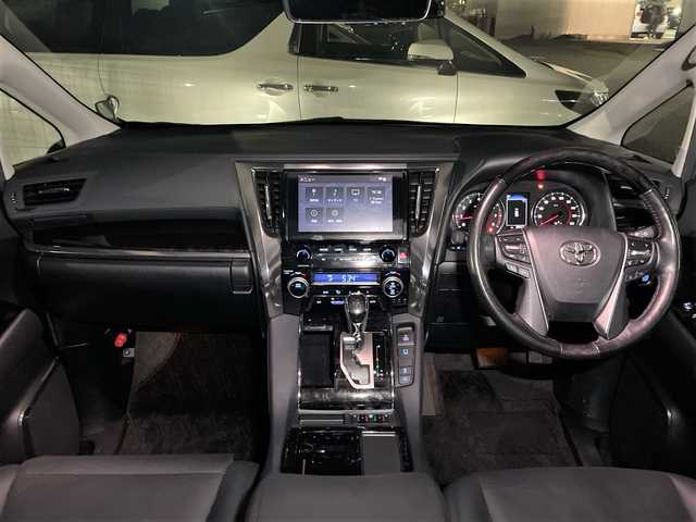 トヨタ アルファード S Cパッケージ 千葉県 2021(令3)年 3.9万km ホワイトパールクリスタルシャイン 純正9インチディスプレイオーディオ　/（AM/FM/CD/DVD/フルセグ/Bluetooth）/デジタルインナーミラー/前後ドライブレコーダー/ブラインドスポットモニター/衝突被害軽減システム/車線逸脱警報/バックカメラ/レーダークルーズコントロール/フリップダウンモニター/サンルーフ/レザーシート/両側パワースライドドア/横滑り防止装置/ETC/LEDヘッドライト/フォグランプ/オートライト/ウィンカーミラー/電動格納ミラー/純正18インチAW/シートヒーター/エアシート/シートリフター/ステアリングヒーター/禁煙車/プッシュスタート/スマートキー/フロアマット/スペアキー/取扱説明書/保証書