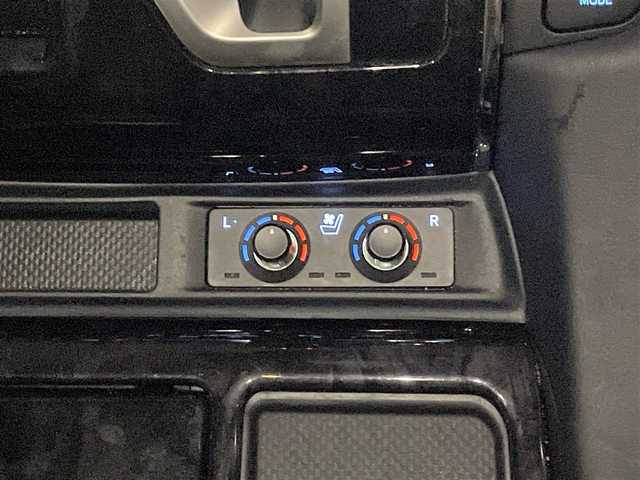 トヨタ アルファード S Cパッケージ 千葉県 2021(令3)年 3.9万km ホワイトパールクリスタルシャイン 純正9インチディスプレイオーディオ　/（AM/FM/CD/DVD/フルセグ/Bluetooth）/デジタルインナーミラー/前後ドライブレコーダー/ブラインドスポットモニター/衝突被害軽減システム/車線逸脱警報/バックカメラ/レーダークルーズコントロール/フリップダウンモニター/サンルーフ/レザーシート/両側パワースライドドア/横滑り防止装置/ETC/LEDヘッドライト/フォグランプ/オートライト/ウィンカーミラー/電動格納ミラー/純正18インチAW/シートヒーター/エアシート/シートリフター/ステアリングヒーター/禁煙車/プッシュスタート/スマートキー/フロアマット/スペアキー/取扱説明書/保証書