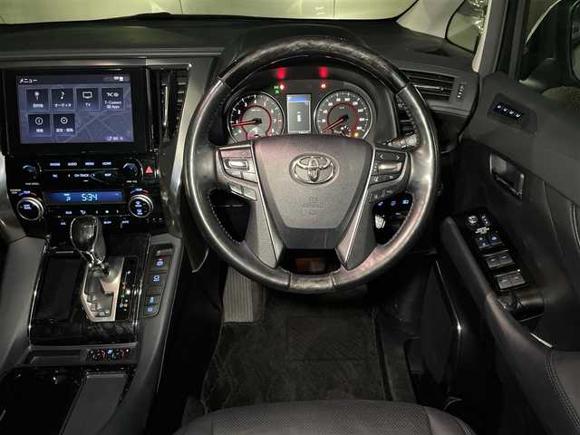 トヨタ アルファード S Cパッケージ 千葉県 2021(令3)年 3.9万km ホワイトパールクリスタルシャイン 純正9インチディスプレイオーディオ　/（AM/FM/CD/DVD/フルセグ/Bluetooth）/デジタルインナーミラー/前後ドライブレコーダー/ブラインドスポットモニター/衝突被害軽減システム/車線逸脱警報/バックカメラ/レーダークルーズコントロール/フリップダウンモニター/サンルーフ/レザーシート/両側パワースライドドア/横滑り防止装置/ETC/LEDヘッドライト/フォグランプ/オートライト/ウィンカーミラー/電動格納ミラー/純正18インチAW/シートヒーター/エアシート/シートリフター/ステアリングヒーター/禁煙車/プッシュスタート/スマートキー/フロアマット/スペアキー/取扱説明書/保証書