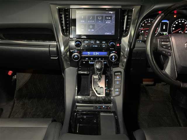 トヨタ アルファード S Cパッケージ 千葉県 2021(令3)年 3.9万km ホワイトパールクリスタルシャイン 純正9インチディスプレイオーディオ　/（AM/FM/CD/DVD/フルセグ/Bluetooth）/デジタルインナーミラー/前後ドライブレコーダー/ブラインドスポットモニター/衝突被害軽減システム/車線逸脱警報/バックカメラ/レーダークルーズコントロール/フリップダウンモニター/サンルーフ/レザーシート/両側パワースライドドア/横滑り防止装置/ETC/LEDヘッドライト/フォグランプ/オートライト/ウィンカーミラー/電動格納ミラー/純正18インチAW/シートヒーター/エアシート/シートリフター/ステアリングヒーター/禁煙車/プッシュスタート/スマートキー/フロアマット/スペアキー/取扱説明書/保証書