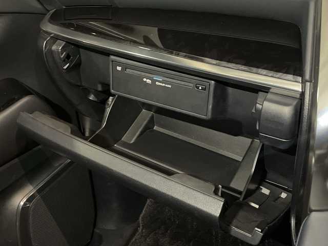 トヨタ アルファード S Cパッケージ 千葉県 2021(令3)年 3.9万km ホワイトパールクリスタルシャイン 純正9インチディスプレイオーディオ　/（AM/FM/CD/DVD/フルセグ/Bluetooth）/デジタルインナーミラー/前後ドライブレコーダー/ブラインドスポットモニター/衝突被害軽減システム/車線逸脱警報/バックカメラ/レーダークルーズコントロール/フリップダウンモニター/サンルーフ/レザーシート/両側パワースライドドア/横滑り防止装置/ETC/LEDヘッドライト/フォグランプ/オートライト/ウィンカーミラー/電動格納ミラー/純正18インチAW/シートヒーター/エアシート/シートリフター/ステアリングヒーター/禁煙車/プッシュスタート/スマートキー/フロアマット/スペアキー/取扱説明書/保証書