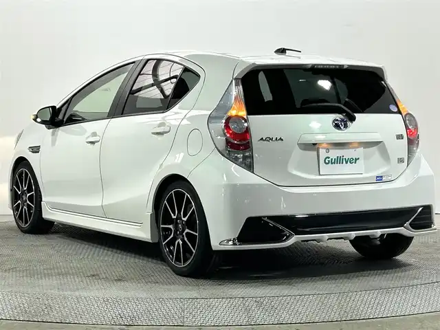 トヨタ アクア G G’s 大阪府 2014(平26)年 6万km ライムホワイトパールクリスタルシャイン 純正SDナビフルセグTV/DVD/CD/AM/FMBluetooth接続プッシュスタートスマートキーオートライトフォグランプバックカメラETCハーフレザーシート純正17インチAW電動格納ミラー