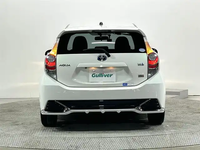 トヨタ アクア G G’s 大阪府 2014(平26)年 6万km ライムホワイトパールクリスタルシャイン 純正SDナビフルセグTV/DVD/CD/AM/FMBluetooth接続プッシュスタートスマートキーオートライトフォグランプバックカメラETCハーフレザーシート純正17インチAW電動格納ミラー