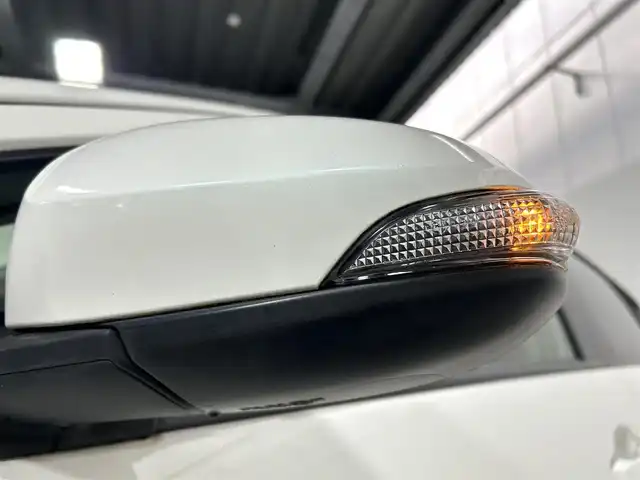 トヨタ アクア G G’s 大阪府 2014(平26)年 6万km ライムホワイトパールクリスタルシャイン 純正SDナビフルセグTV/DVD/CD/AM/FMBluetooth接続プッシュスタートスマートキーオートライトフォグランプバックカメラETCハーフレザーシート純正17インチAW電動格納ミラー