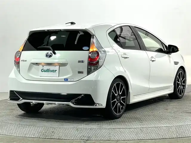 トヨタ アクア G G’s 大阪府 2014(平26)年 6万km ライムホワイトパールクリスタルシャイン 純正SDナビフルセグTV/DVD/CD/AM/FMBluetooth接続プッシュスタートスマートキーオートライトフォグランプバックカメラETCハーフレザーシート純正17インチAW電動格納ミラー