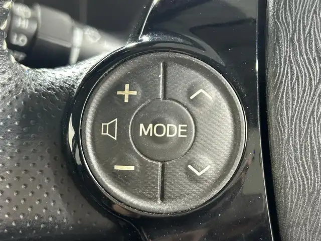 トヨタ アクア G G’s 大阪府 2014(平26)年 6万km ライムホワイトパールクリスタルシャイン 純正SDナビフルセグTV/DVD/CD/AM/FMBluetooth接続プッシュスタートスマートキーオートライトフォグランプバックカメラETCハーフレザーシート純正17インチAW電動格納ミラー