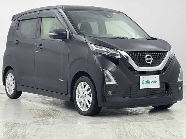 日産 デイズ ハイウェイスターX 茨城県 2022(令4)年 1.3万km ブラック 純正ナビ/(フルセグ/Bluetooth)/全方位カメラ/ドライブレコーダー/ＥＴＣ/本革巻きステアリング/純正LEDヘッドライト/フォグランプ/純正アルミホイール/車線逸脱防止支援システム/前方衝突予測警報/ふらつき警報/標識検知機能/先行車発進お知らせ/車線逸脱警報