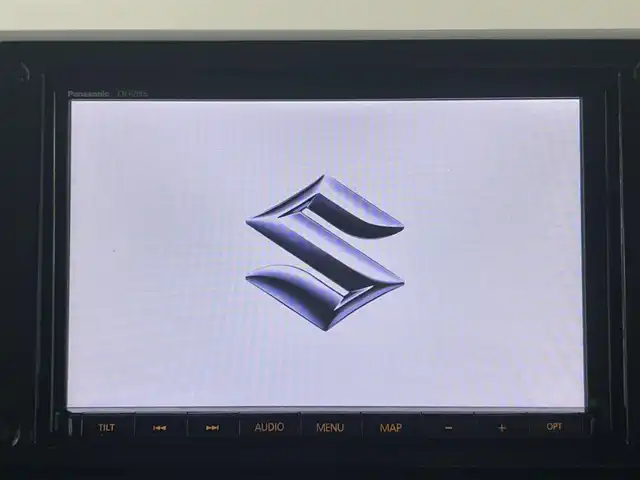 スズキ ジムニー XC 埼玉県 2021(令3)年 1.7万km ジャングルグリーン 純正８型ナビ　フルセグ　ＢＴ　ＤＶＤ　　クルーズコントロール　ＬＥＤヘッドライト　バックカメラ　ビルトインＥＴＣ　前席シートヒーター　オプショングリル　背面タイヤ　プッシュスタート　スペアキー