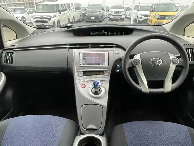 トヨタ プリウス S 東京都 2012(平24)年 7.7万km ホワイトパールクリスタルシャイン 純正ナビ【NSZT-W61G】/（CD・DVD・BT・フルセグ・SD・AUX）/バックカメラ/オートライト/キセノンヘッドライト/純正フロアマット/ステアリングスイッチ/電格ミラー