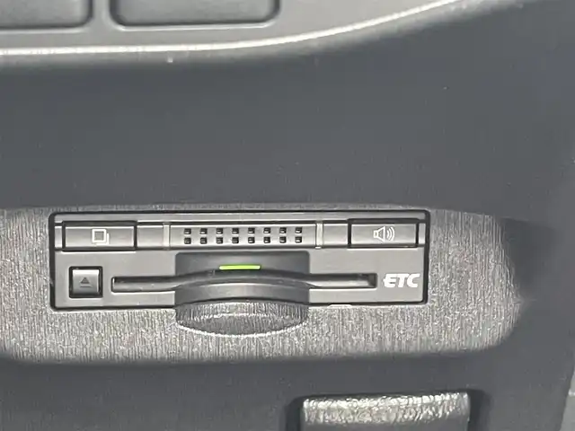 トヨタ プリウス S 東京都 2012(平24)年 7.7万km ホワイトパールクリスタルシャイン 純正ナビ【NSZT-W61G】/（CD・DVD・BT・フルセグ・SD・AUX）/バックカメラ/オートライト/キセノンヘッドライト/純正フロアマット/ステアリングスイッチ/電格ミラー