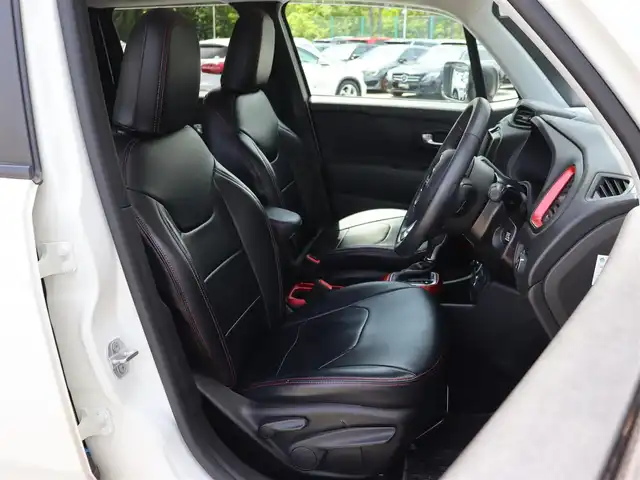 クライスラー・ジープ ジープ レネゲード 長野県 2020(令2)年 4.2万km 白 Ｄｏｔｔｙシートカバー　/ＵｃｏｎｎｅｃｔナビＴＶ　/Ｂカメラ　/ＣａｒＰｌａｙ　/クルーズコントロール　/Ｌａｎｅ／ＰａｒｋＳｅｎｓｅ　/ブラインドスポット　/パークセンサー　/セレクテインシステム　/スマートキー