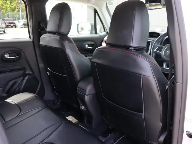 クライスラー・ジープ ジープ レネゲード 長野県 2020(令2)年 4.2万km 白 Ｄｏｔｔｙシートカバー　/ＵｃｏｎｎｅｃｔナビＴＶ　/Ｂカメラ　/ＣａｒＰｌａｙ　/クルーズコントロール　/Ｌａｎｅ／ＰａｒｋＳｅｎｓｅ　/ブラインドスポット　/パークセンサー　/セレクテインシステム　/スマートキー
