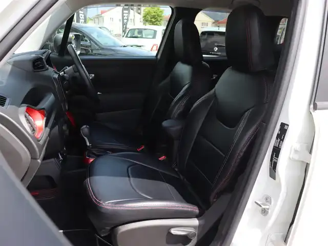 クライスラー・ジープ ジープ レネゲード 長野県 2020(令2)年 4.2万km 白 Ｄｏｔｔｙシートカバー　/ＵｃｏｎｎｅｃｔナビＴＶ　/Ｂカメラ　/ＣａｒＰｌａｙ　/クルーズコントロール　/Ｌａｎｅ／ＰａｒｋＳｅｎｓｅ　/ブラインドスポット　/パークセンサー　/セレクテインシステム　/スマートキー