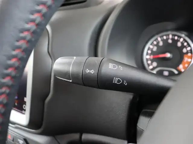 クライスラー・ジープ ジープ レネゲード 長野県 2020(令2)年 4.2万km 白 Ｄｏｔｔｙシートカバー　/ＵｃｏｎｎｅｃｔナビＴＶ　/Ｂカメラ　/ＣａｒＰｌａｙ　/クルーズコントロール　/Ｌａｎｅ／ＰａｒｋＳｅｎｓｅ　/ブラインドスポット　/パークセンサー　/セレクテインシステム　/スマートキー