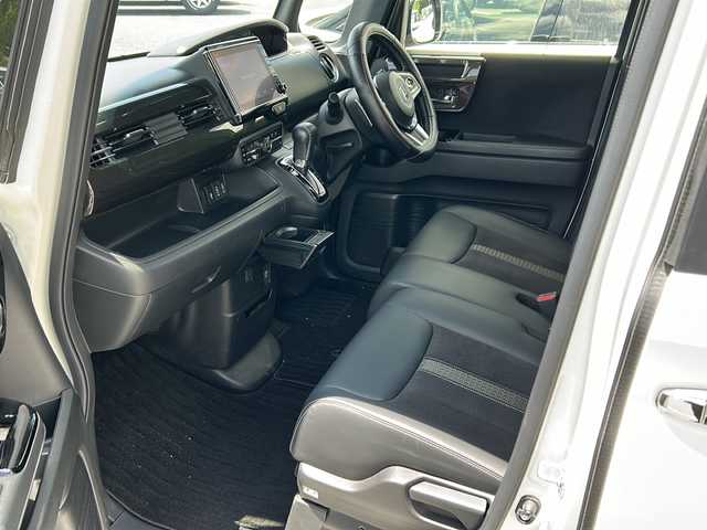 ホンダ Ｎ ＢＯＸ G L ターボ ホンダセンシング 千葉県 2020(令2)年 3.8万km プラチナホワイトパール ８インチナビVXU-207NBi　バックカメラ　レーダークルーズ　両側パワースライドドア　ＥＴＣ　レーンアシスト　シートヒーター　Ｂｔ　ドラレコ　フルセグ　１５インチＡＷ　ＬＥＤライト　オートライト
