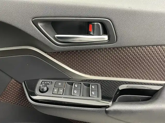 トヨタ Ｃ－ＨＲ G 熊本県 2017(平29)年 7.4万km メタルストリームM 純正9インチナビ【NSZT-Y66T】/フルセグTV・BT・CD・DVD・FM・AM/前方のみドライブレコーダー/ビルトインETC/バックカメラ/モデリスタエアロ（F・S・R）/レーダークルーズコントロール/トヨタセーフティーセンス/・プリクラッシュセーフティ/・レーンキープアシスト/・ブラインドスポットモニター/・ふらつき警報機能/・リアクロストラフィックアラート/横滑り防止/アイドリングストップ/クリアランスソナー/シーケンシャルウインカー/ブレーキホールド/ハーフレザーシート/前席シートヒーター/革巻きステアリング/純正フロアマット/純正18インチアルミホイール/オートライト/オートマチックハイビーム/LEDヘッドライト/フォグライト/スマートキー/プッシュスタート/保証書/取扱説明書