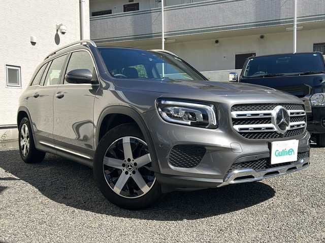 メルセデス・ベンツ Ｍ・ベンツ ＧＬＢ１８０ 兵庫県 2022(令4)年 4.4万km マウンテングレー ワンオーナー/10.25インチコックピットディスプレイ/10.25インチワイドディスプレイ　ナビゲーション/Bluetooth・AM/FM・USB・AppleCarPlay・AndroidAuto/フルセグTV（走行中視聴可能）/パノラミックスライディングルーフ/シルバールーフレール/3列シート/全方位カメラ/ブラック合皮/ファブリックコンビシート/前後ドライブレコーダー/ETC2.0/電動リアゲート/3列シート/シートヒーター D+N席/パワーシート D+N席/アンチロック・ブレーキ・システム/横滑り防止装置/盗難防止装置/レーダーセーフティーパッケージ/前後コーナーセンサー/アダプティブクルーズコントロール/アイドリングストップ/オートライト/純正アルミホイール/エアバッグ（W+サイド）/LEDハイパフォーマンスヘッドランプ/純正フロアマット/スマートキー/取扱説明書/保証書/記録簿