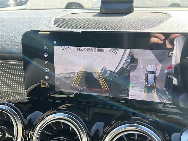 メルセデス・ベンツ Ｍ・ベンツ ＧＬＢ１８０ 兵庫県 2022(令4)年 4.4万km マウンテングレー ワンオーナー/10.25インチコックピットディスプレイ/10.25インチワイドディスプレイ　ナビゲーション/Bluetooth・AM/FM・USB・AppleCarPlay・AndroidAuto/フルセグTV（走行中視聴可能）/パノラミックスライディングルーフ/シルバールーフレール/3列シート/全方位カメラ/ブラック合皮/ファブリックコンビシート/前後ドライブレコーダー/ETC2.0/電動リアゲート/3列シート/シートヒーター D+N席/パワーシート D+N席/アンチロック・ブレーキ・システム/横滑り防止装置/盗難防止装置/レーダーセーフティーパッケージ/前後コーナーセンサー/アダプティブクルーズコントロール/アイドリングストップ/オートライト/純正アルミホイール/エアバッグ（W+サイド）/LEDハイパフォーマンスヘッドランプ/純正フロアマット/スマートキー/取扱説明書/保証書/記録簿
