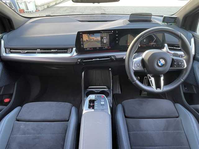 ＢＭＷ ＢＭＷ ２１８ｉ アクティブツアラー Mスポーツ 大阪府 2022(令4)年 0.8万km アルピンホワイトⅢ ワンオーナー/純正HDDナビ/（Bluetooth/AppleCarPlay/AndroidAuto)/アクティブクルーズコントロール/全方位モニター/ブラインドスポットモニター/前後コーナーセンサー/衝突軽減システム/パーキングアシスト/電動リアゲート/ハーフレザーシート（黒）/ヘッドアップディスプレイ/前席パワーシート/運転席メモリーシート/前席シートヒーター/前後ドライブレコーダー/純正LEDヘッドライト/純正17インチAW/ETC/保証書/取扱説明書/スペアキー×１
