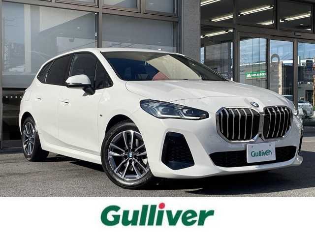 ＢＭＷ ＢＭＷ ２１８ｉ アクティブツアラー Mスポーツ 大阪府 2022(令4)年 0.8万km アルピンホワイトⅢ ワンオーナー/純正HDDナビ/（Bluetooth/AppleCarPlay/AndroidAuto)/アクティブクルーズコントロール/全方位モニター/ブラインドスポットモニター/前後コーナーセンサー/衝突軽減システム/パーキングアシスト/電動リアゲート/ハーフレザーシート（黒）/ヘッドアップディスプレイ/前席パワーシート/運転席メモリーシート/前席シートヒーター/前後ドライブレコーダー/純正LEDヘッドライト/純正17インチAW/ETC/保証書/取扱説明書/スペアキー×１